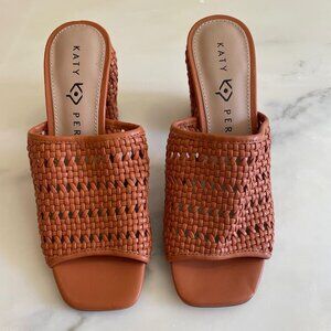 Katy Perry Woven Heels in Luggage, Size 6